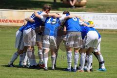 BZL - Oberbayern - SV Manching - TSV Rohrbach - Die Mannschaft bildet einen Kreis vor dem Spiel (Rohrbach) - Foto: Jürgen Meyer