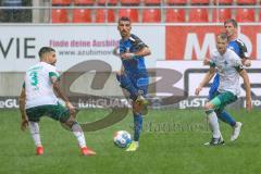 2.BL; FC Ingolstadt 04 - Werder Bremen, Nassim Boujellab (8, FCI) Jung Anthony (3 Bremen) Toprak Ömer (21 Bremen)