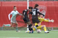 2. Bundesliga Frauen - Saison 2025/26 - FC Ingolstadt 04 Frauen - SG Andernach - Annika Kömm (Nr.25 - FC Ingolstadt Frauen I) und Stefanie Reischmann (Nr.24 - FC Ingolstadt Frauen I) mit einer 100% Torchance aber vergeben - Bläser Elena TW Andernach - Fot
