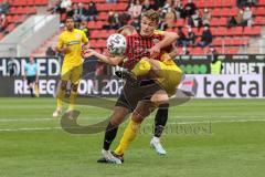 Relegation 1 - FC Ingolstadt 04 - VfL Osnabrück - Zweikampf Dennis Eckert Ayensa (7, FCI) Beermann Timo (33 VfL)