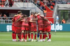 3. Liga; FC Ingolstadt 04 - SSV Jahn Regensburg; Teambesprechung auf dem Platz vor dem Spiel