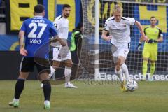 3.Liga - Saison 2022/2023 - 1. FC Saarbrücken - FC Ingolstadt 04 - Tobias Bech (Nr.11 - FCI) - Calogero Rizzuto (Nr.27 - 1.FC Saarbrücken) - Foto: Meyer Jürgen