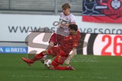 3. Liga - Saison 2025/26 - SV Wehen/Wiesbaden - FC Ingolstadt 04  - Max Plath (Nr.14 - FCI) - Niklas May (Nr.5 - Wiesbaden) - Foto: Meyer Jürgen