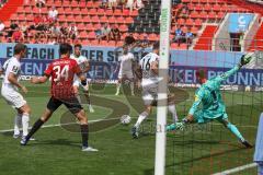 3.Liga - Saison 2022/2023 - FC Ingolstadt 04 -  1. FC Saarbrücken -Dominik Franke (Nr.3 - FCI) - Torwart Daniel Batz (Nr.1 - 1. FC Saarbrücken) - Bjarne Thoelke (Nr.16 - 1. FC Saarbrücken) - Röhl Merlin (Nr.34 - FCI) -  -  Foto: Meyer Jürgen