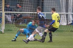 Kreisliga Saison 2022/2023 - TSV Großmehring - FC Hitzhofen  - Johannes Brunnhuber blau Großmehring - einen Schritt zu spät - Stefan Seitz Torwart Hitzhofen - Christian Redl gelb Hitzhofen -  - Foto: Meyer Jürgen