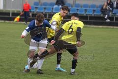 Kreisliga Saison 2022/2023 - TSV Großmehring - FC Hitzhofen  -Dominic Filser blau Großmehring - Faruk Rencber gelb Hitzhofen -  Foto: Meyer Jürgen