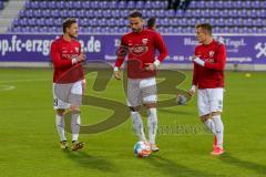 2. Fußball-Liga - Saison 2021/2022 - FC Erzgebirge Aue - Ingolstadt 04 - Fatih Kaya (#9 FCI) - Marcel Gaus (#19 FCI) - Dennis Eckert Ayensa (#7 FCI) - beim warm machen - Foto: Meyer Jürgen