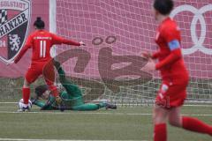 Bayernliga - Frauen - Saison 2022/2023 - FC Ingolstadt 04 II - TSV Schwaben Augsburg - Melisah Karacubuk rot FCI - Sarah Reißner
 Torwart Augsburg - Foto: Meyer Jürgen