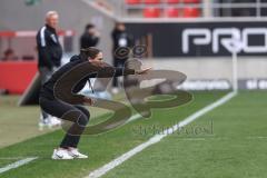3. Liga; FC Ingolstadt 04 - FC Viktoria Köln; SchanzenGeber-Spieltag, an der Seitenlinie, Spielerbank Cheftrainerin Sabrina Wittmann (FCI)