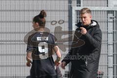 2. Bundesliga Frauen - Saison 2024/25 - FC Ingolstadt 04 Frauen - SC Freiburg II - Cheftrainer Benjamin Stolte (FCI Frauen) - Emma Kusch (Nr.9 - FCI Frauen) - Foto: Meyer Jürgen
