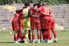 Bayernliga Nord - Saison 2023/2024 - FC Ingolstadt 04 - Würzburger FV 04 - Die Mannschaft bildet einen Kreis vor dem Spiel - Foto: Meyer Jürgen