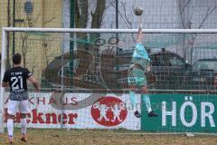 Bezirksliga - Saison 2024/25 - FC Gerolfing - FC Fatih Ingolstadt - Torwart Marco Ernhofer (Nr.22 - FC Fatih) wehrt einen Ball ab - XXXXX - Foto: Meyer Jürgen