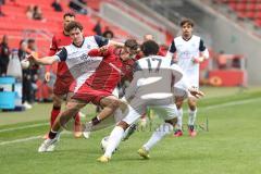 3. Liga; FC Ingolstadt 04 - SV Waldhof Mannheim; Zweikampf Kampf um den Ball Emre Gül (5, FCI) Abifade Samuel (17 SVWM)