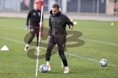 3. Liga; FC Ingolstadt 04 - Trainingsauftakt im Audi Sportpark, Trainingsgelände; Leon Guwara (6, FCI)