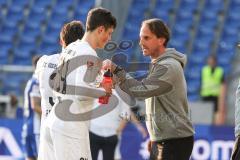 2.BL; Karlsruher SC - FC Ingolstadt 04; Cheftrainer Rüdiger Rehm (FCI) #redet mit Merlin Röhl (34, FCI) Pause