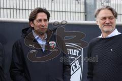 3.Liga - Saison 2022/2023 - FC Ingolstadt 04 -  - Cheftrainer Michael Köllner (FCI) beim ersten Training - Sportdirektor Ivica Grlic (FCI) und Geschäftsführer Sport und Kommunikation Dietmar Beiersdorfer (FCI) sieht beim Training zu - Foto: Meyer Jürgen