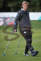Landesliga - Saison 2026/27 - SV Manching - SC Cosmos Aystetten - Rainer Meisinger (Nr.8 - SV Manching) verletzt und mit Krücken - XXXXX - Foto: Meyer Jürgen