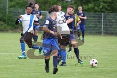 A-Klasse - SV Oberstimm - SV Haunwöhr - Julius Walter blau Haunwöhr - Samuel Oladele Fasakin weiss Oberstimm - Edwin Engelmann weiss #3 Oberstimm - Foto: Jürgen Meyer