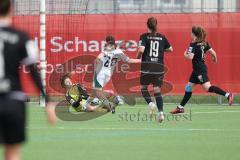 2. Bundesliga Frauen - Saison 2023/24 - FC Ingolstadt 04 Frauen - Borussia Mönchen Gladbach - Torwart Franziska Maier (Nr.1 - FCI) - Köpp Leonie weiss Gladbach - Foto: Meyer Jürgen