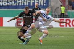 DFB Pokal; FC Ingolstadt 04 - SV Darmstadt 98; Patrick Schmidt (9, FCI) Zweikampf Kampf um den Ball Holland Fabian (32 SVD)