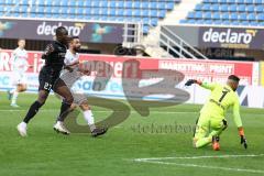 3. Liga; SC Verl - FC Ingolstadt 04; Moussa Doumbouya (27, FCI) Tor Jubel Treffer 0:1 gegen Torwart Thiede Niclas (1 Verl) Mikic Daniel (4 Verl)