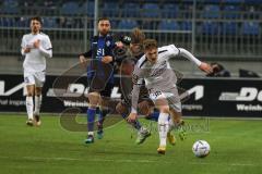 3. Liga; SV Waldhof Mannheim - FC Ingolstadt 04; Maximilian Neuberger (38, FCI) Zweikampf Kampf um den Ball