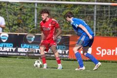 Kreisklasse - Saison 2024/25- Türk SV Ing - FC Arnsberg - Ousseynou Tamba rot Türk SV - Bernd Lechermann blau Arnsberg - Foto: Meyer Jürgen