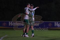 Landesliga - Saison 2025/26 - SV Manching - SC Oberweikertshofen - Fabian  Neumayer (Nr.9 - SV Manching) verwandelt einen Elfmeter zum 1:0 Führungstreffer - jubel -  Sebastian Graßl (Nr.10 - SV Manching) - Foto: Meyer Jürgen