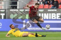 Relegation 1 - FC Ingolstadt 04 - VfL Osnabrück - Dennis Eckert Ayensa (7, FCI) im Alleingang überwindet Beermann Timo (33 VfL) und erzielt das 3:0 Tor Jubel, lupft über Torwart Kühn Philipp (22 VfL)