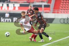 3. Liga; FC Ingolstadt 04 - Rot-Weiss Essen; Zweikampf Kampf um den Ball Nishan Velupilay (28 FCI) Hofmann Jannik (37 RWE)