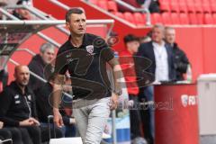 3. Liga; FC Ingolstadt 04 - SC Verl; Cheftrainer Michael Köllner (FCI) an der Seitenlinie, Spielerbank