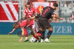3. Liga - Saison 2025/26 - Energie Cottbus - FC Ingolstadt 04  - Lukas Fröde (Nr.34 - FC Ingolstadt 04) - Mads Borchers (Nr.9 - FC Ingolstadt 04) - Jonas Hofmann (Nr.6 - FC Energie Cottbus) - Foto: Meyer Jürgen