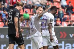 3. Liga; FC Ingolstadt 04 - SC Verl; Torchance verpasst Moussa Doumbouya (27, FCI) Patrick Schmidt (9, FCI) tröstet