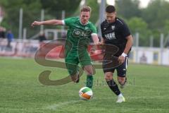 Bezirksliga - Saison 2024/25- TSV Gaimersheim - FC Gerolfing - Nico von Swiontek Brzezinski (Nr.17 - TSV Gaimersheim) - Matthias Hamm (Nr.17 - FC Gerolfing) - Foto: Meyer Jürgen