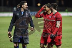 3. Liga; 1. FC Schweinfurt 05 - FC Ingolstadt 04; Spiel ist aus, Unentschieden Remis 1:1 Gustav Christensen (24, FCI) Yann Sturm (7, FCI) Linus Rosenlöcher (19, FCI) Spieler bedanken sich bei den mitgereisten Fans