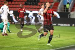 3. Liga; FC Ingolstadt 04 - Hallescher FC; David Kopacz (29, FCI) Torchance verpasst, ärgert sich, Torwart Gebhardt Felix (23 Halle) fängt