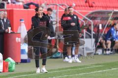 3. Liga; FC Ingolstadt 04 - Arminia Bielefeld; an der Seitenlinie, Spielerbank Cheftrainerin Sabrina Wittmann (FCI)