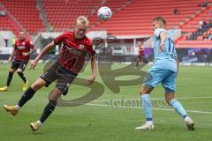 3.Liga - Saison 2022/2023 - FC Ingolstadt 04 -  SV Wehen Wiesbaden - Tobias Bech (Nr.11 - FCI) - Florian Carstens (Nr.17 - SV Wehen Wiesbaden) - Foto: Meyer Jürgen