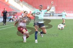 2. Frauen-Bundesliga; FC Ingolstadt 04 - SC Sand; Anabel Keul (28 FCI) Zweikampf Kampf um den Ball Yaple Emily (14 Sand)