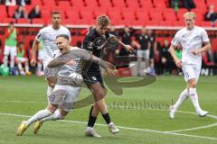 3. Liga; FC Ingolstadt 04 - SC Verl; Patrick Schmidt (9, FCI) wird von Grodowski Joel (10 Verl) gefoult, Elfmeter