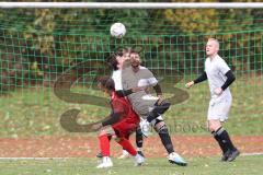 2023_11_5 - Kreisklasse - Saison 2023/24 - TSV Lenting - SV Eitensheim  - Bastian Schiweck rot Eitensheim - Christoph Nerb grau Lenting - Foto: Meyer Jürgen