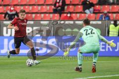 Relegation 1 - FC Ingolstadt 04 - VfL Osnabrück - Dennis Eckert Ayensa (7, FCI) im Alleingang überwindet Beermann Timo (33 VfL) und erzielt das 3:0 Tor Jubel, lupft über Torwart Kühn Philipp (22 VfL)