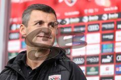 3. Liga; FC Ingolstadt 04 - 
VfB Oldenburg; Cheftrainer Michael Köllner (FCI) vor dem Spiel