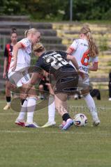 2. Bundesliga Frauen - Saison 2025/26 - FC Ingolstadt 04 Frauen - FCB München II - Zähringer Lucie rot FCB  - Teresa Frizberg (Nr.26 - FC Ingolstadt Frauen I) - Gmeineder Marie rot FCB  - Foto: Meyer Jürgen