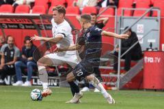 3. Liga; FC Ingolstadt 04 - SpVgg Unterhaching; Zweikampf Kampf um den Ball Simon Lorenz (32, FCI) Maier Sebastian (10 SpVgg)