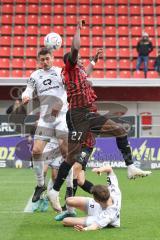 3. Liga; FC Ingolstadt 04 - 
VfB Oldenburg; Zweikampf Kampf um den Ball Moussa Doumbouya (27, FCI) Zietarski Robert (8 VfB) #Möschl Patrick (17 VfB)