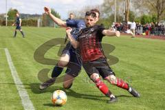Kreisklasse - Saison 2022/2023 - TSV Etting - SV Stammham - Finn Kocks blau Etting - Tobias Wagner rot Stammham - Foto: Meyer Jürgen