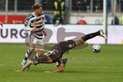 2023_11_11 - 3. Liga - Saison 2023/24 - MSV Duisburg - FC Ingolstadt 04 - Lukas Fröde (Nr.34 - FCI) - Thomas Pledl (Nr.10 - MSV Duisburg) - Foto: Meyer Jürgen