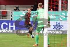 3. Liga; FC Ingolstadt 04 - SG Dynamo Dresden; Sebastian Grönning (11, FCI) Torwart Broll Kevin (35 DD)