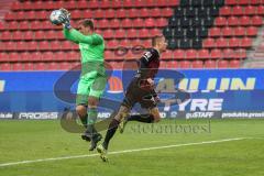 2.BL; FC Ingolstadt 04 - SG Dynamo Dresden; Tor Chance verpsst Filip Bilbija (35, FCI) Torwart Broll Kevin (1 Dresden) hält